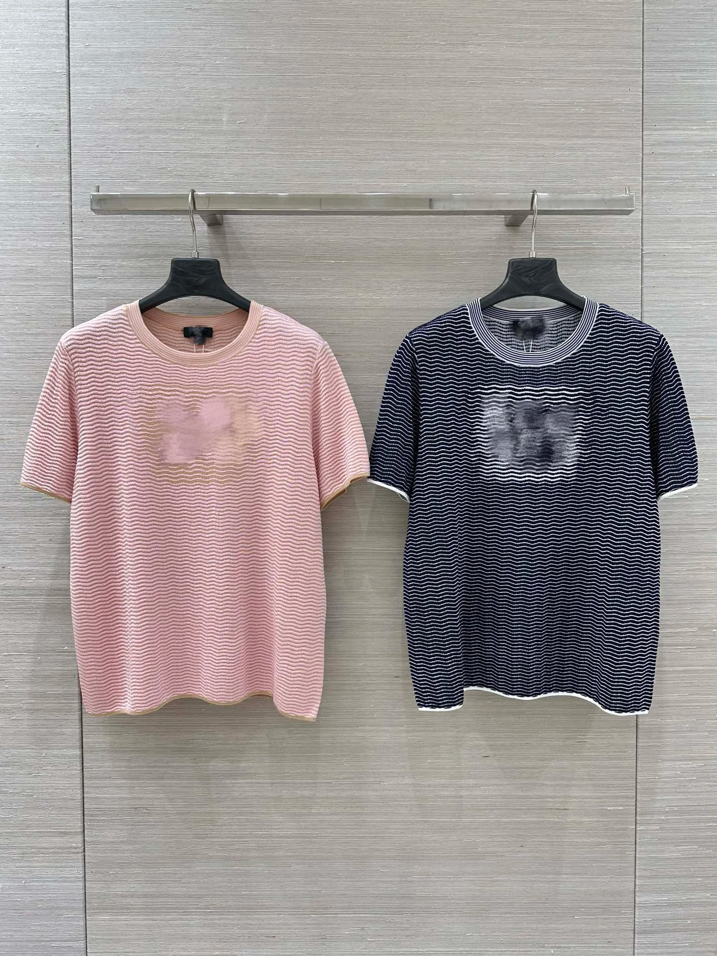 

Шелковый топ в полоску с круглым вырезом, повседневный, универсальный, женский, модный, с металлическими пуговицами в виде ромбов, свободного кроя