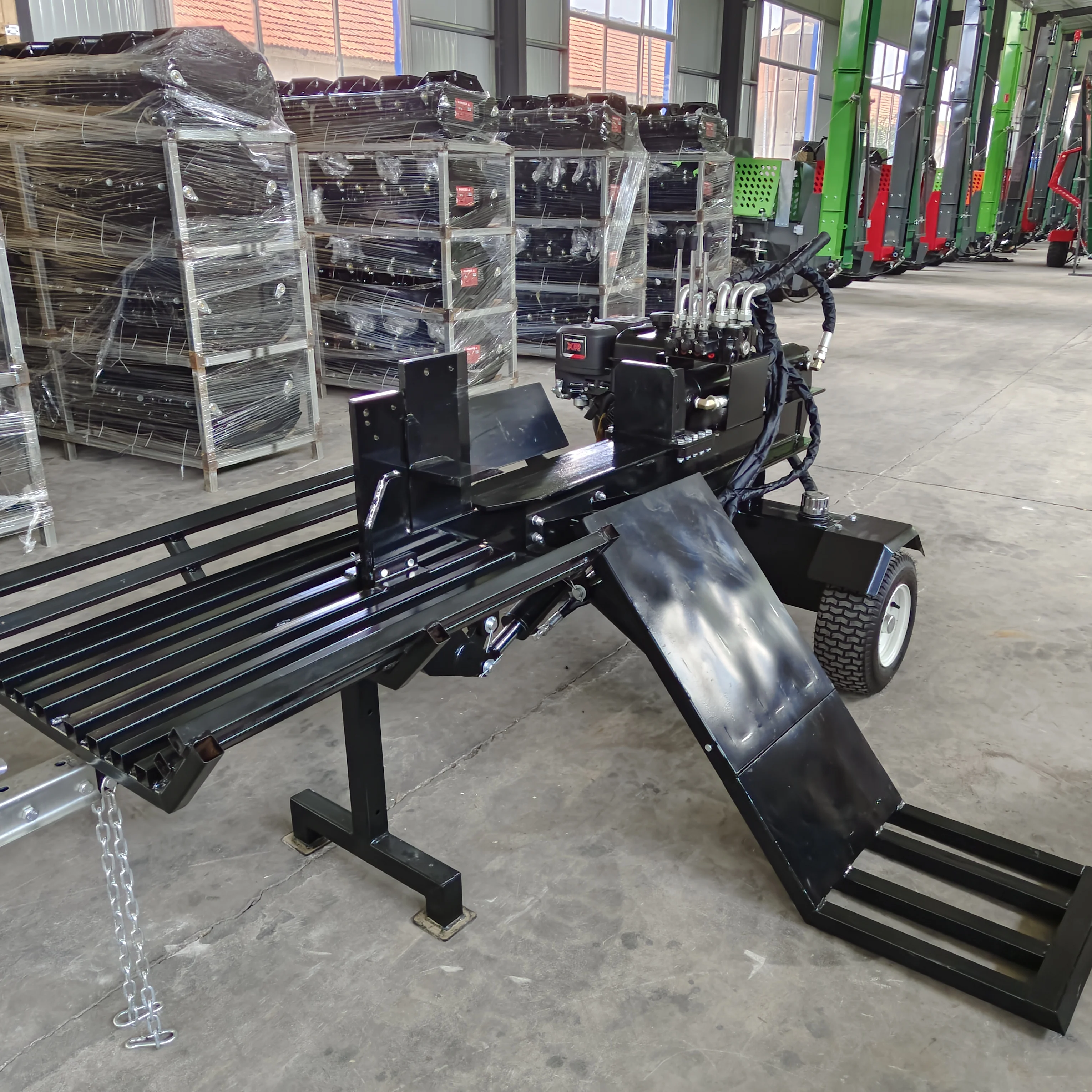 202530トン級業務用木材加工林業用丸太割り機（ログリフター付き）