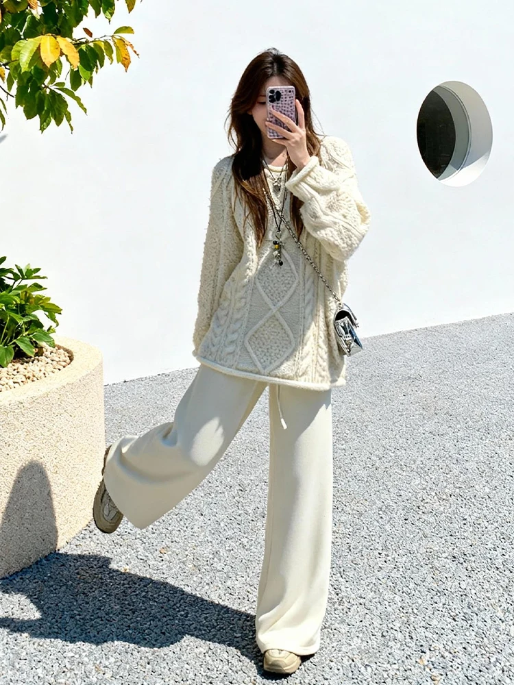

Autumn 2025 New Style Korean Atmosphere Milk White Sweater Casual Wide Leg Pants Fashion Set for Women Warm Knitted Fabric