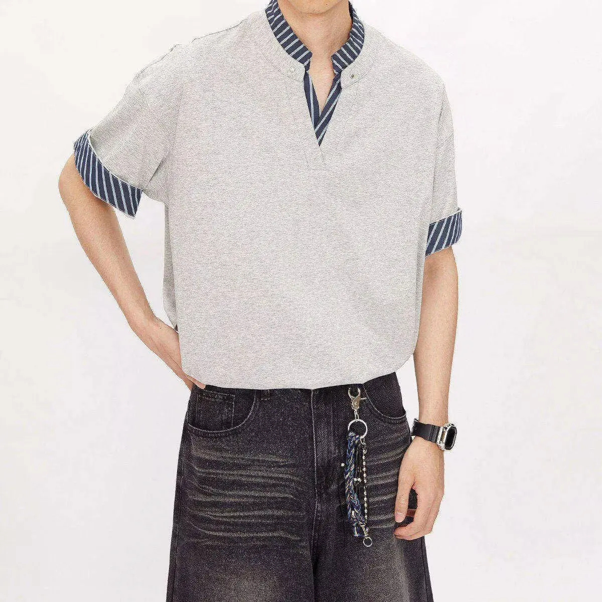 Fashion V-neck Trendy Short-sleeved Men's 2026 Summer Cuff Splicing Plaid Design Casual Loose T-shirt