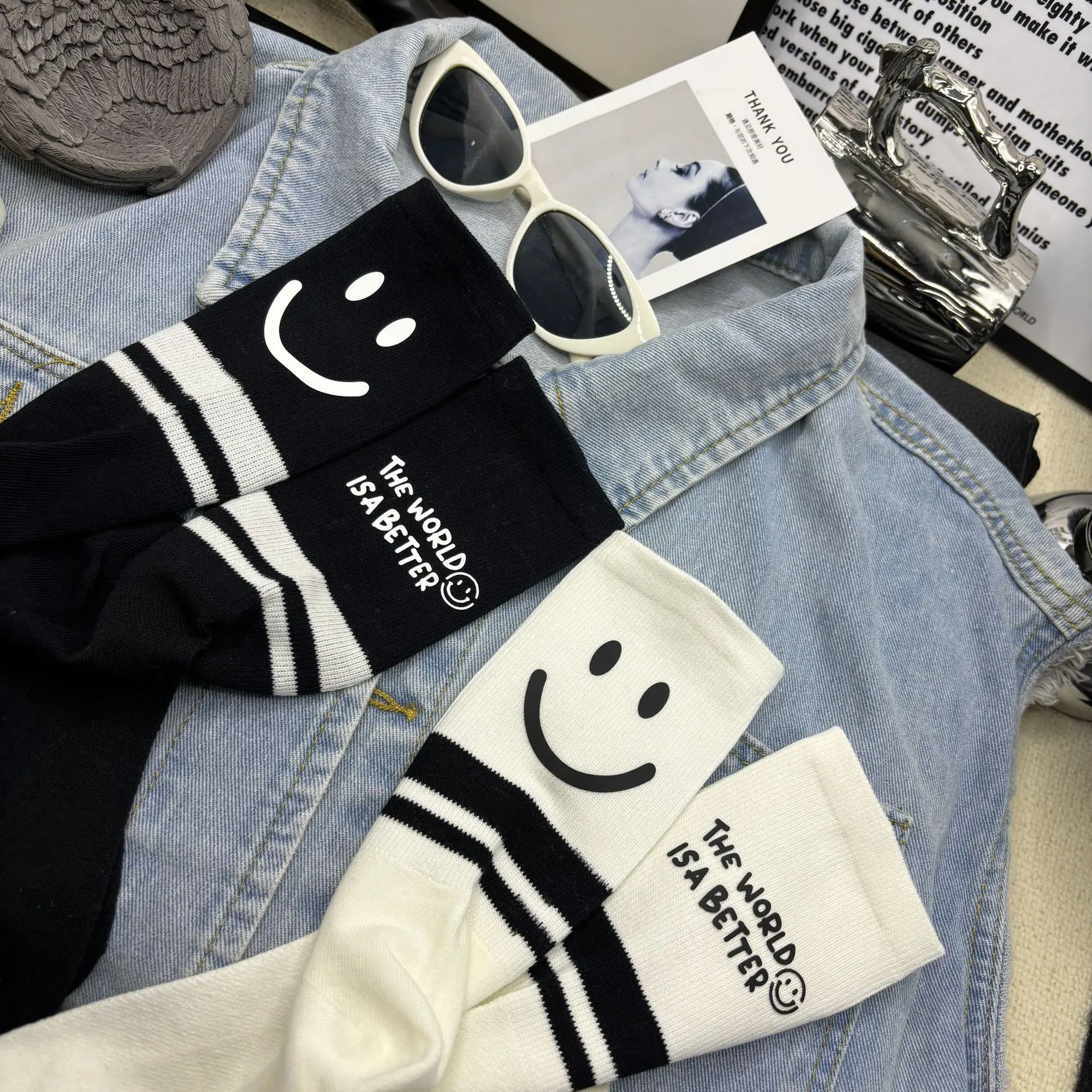 

2Pairs Spring and Summer Black and White Personalized Trendy Socks Smiley Face Letter Hot Stamping Comfortable Medium Tube Socks