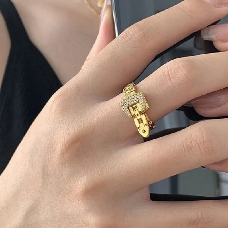

Gift giving for ladies with rings