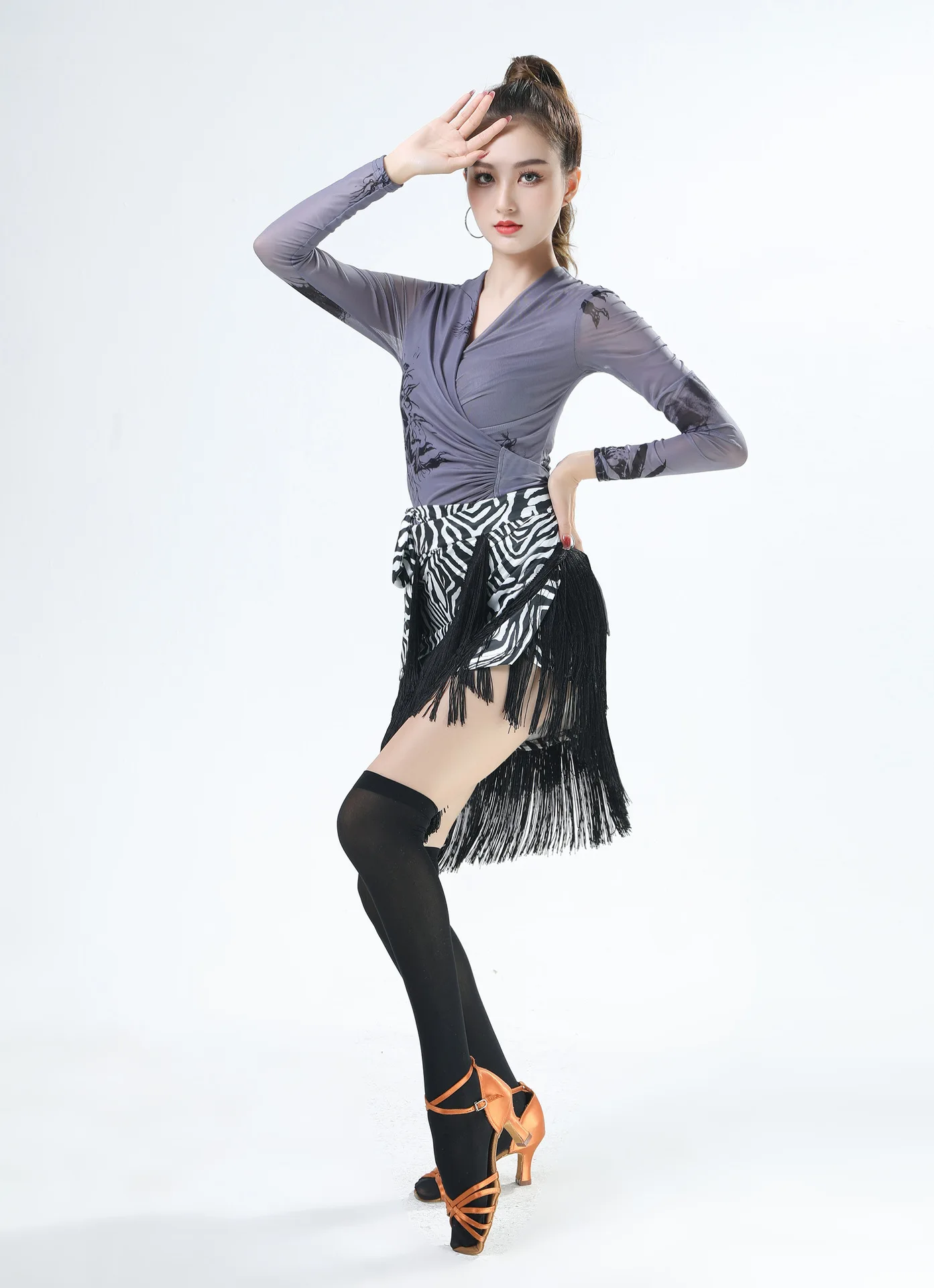 Latin dance skirt, fringed hip scarf, practice dress, women\'s short skirt, performance dress, adult dance skirt