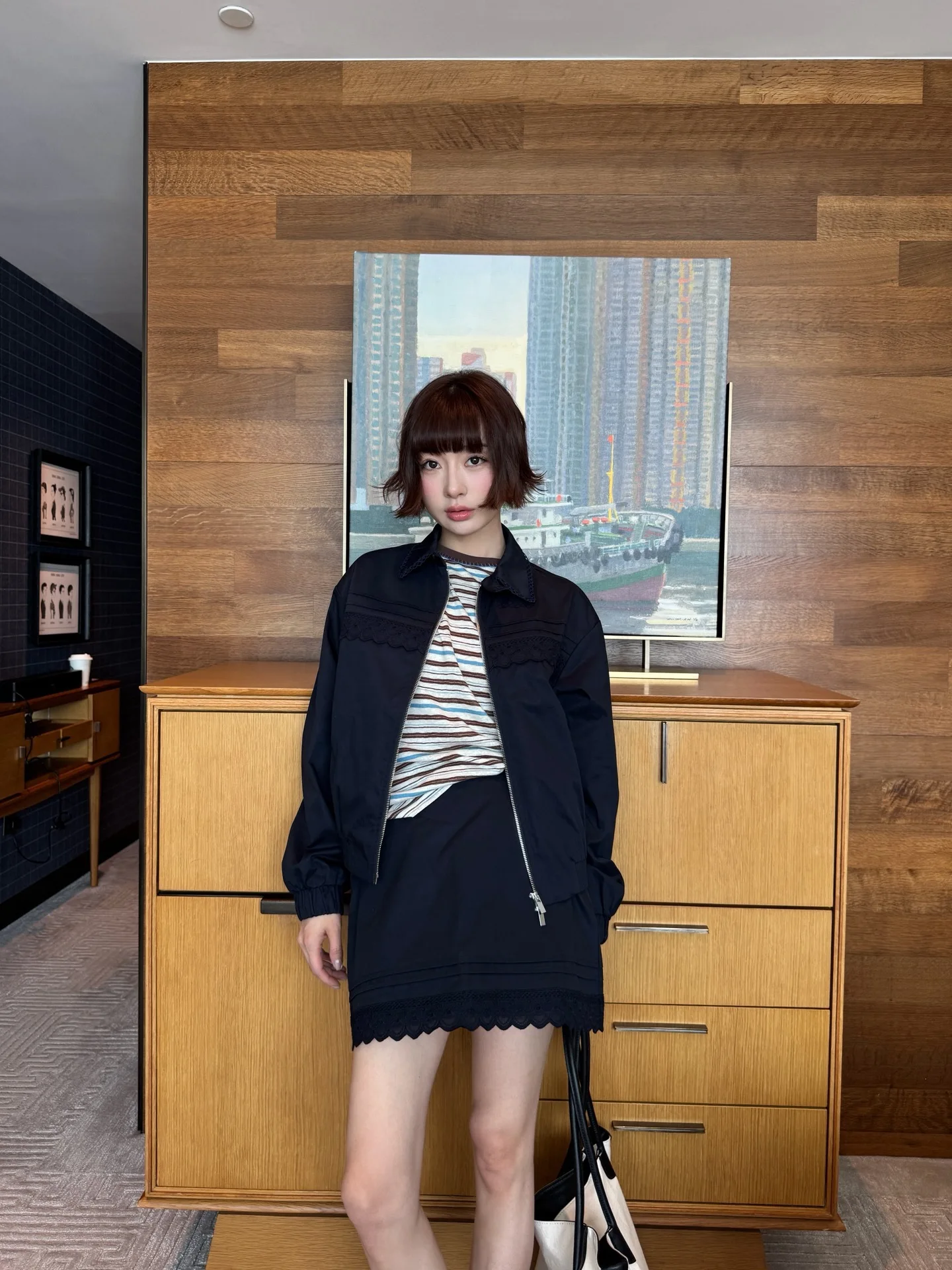 

Monkey Studio Girly Samstag Fragile Elegance Lace Patchwork Zipper Jaet ort Skirt Set Women's Faion Spring Collection