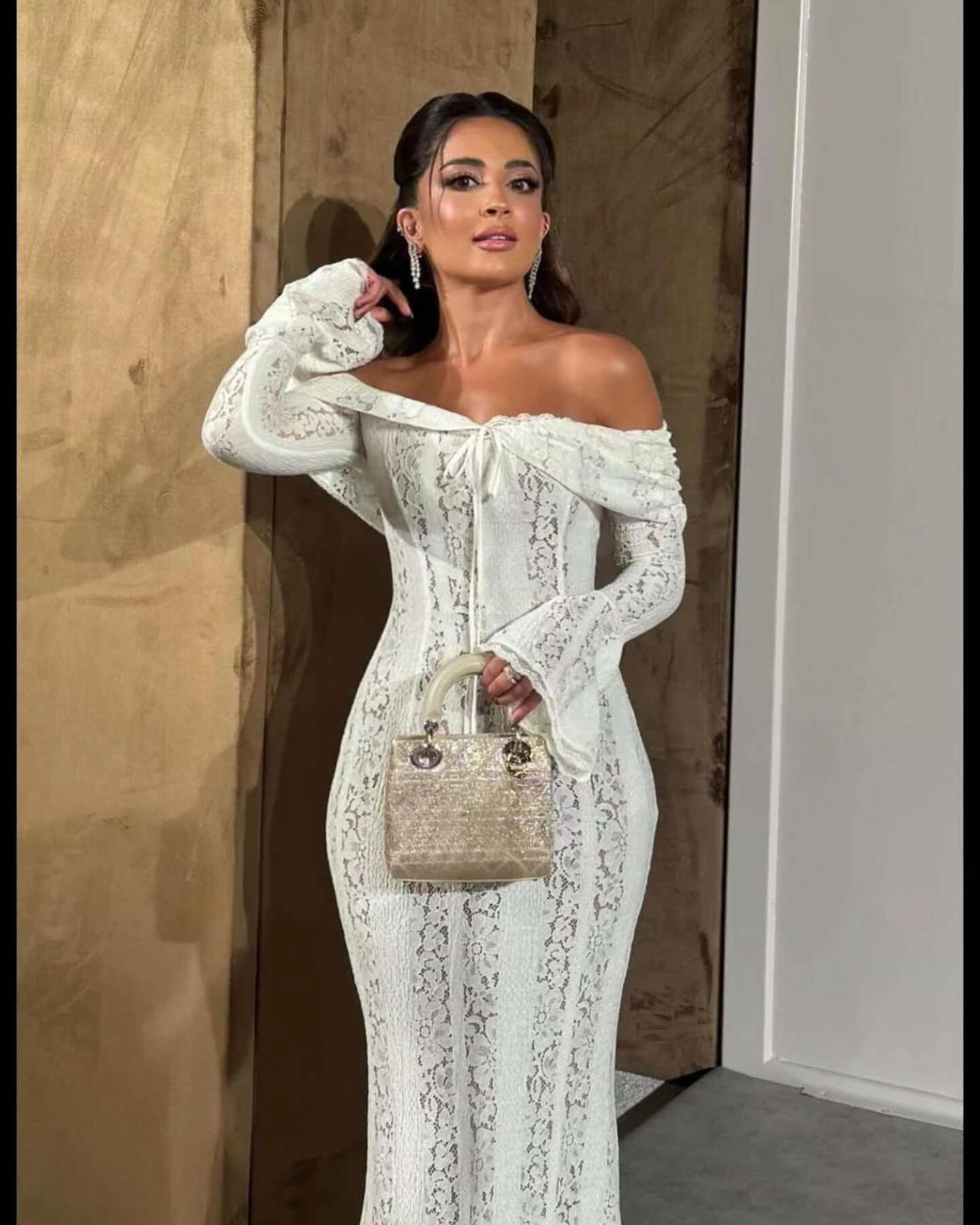 Suninheart witte maxi bruiloftsgastjurk dames 2025, elegant off-the-shoulder avondfeestjurken, rode kanten jurk met uitlopende mouwen