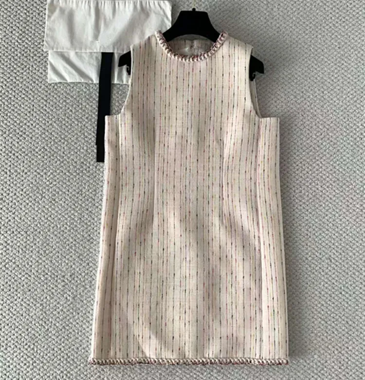 Customization New styles of women's clothing from Europe and America Sleeveless round-neck plaid tweed dress
