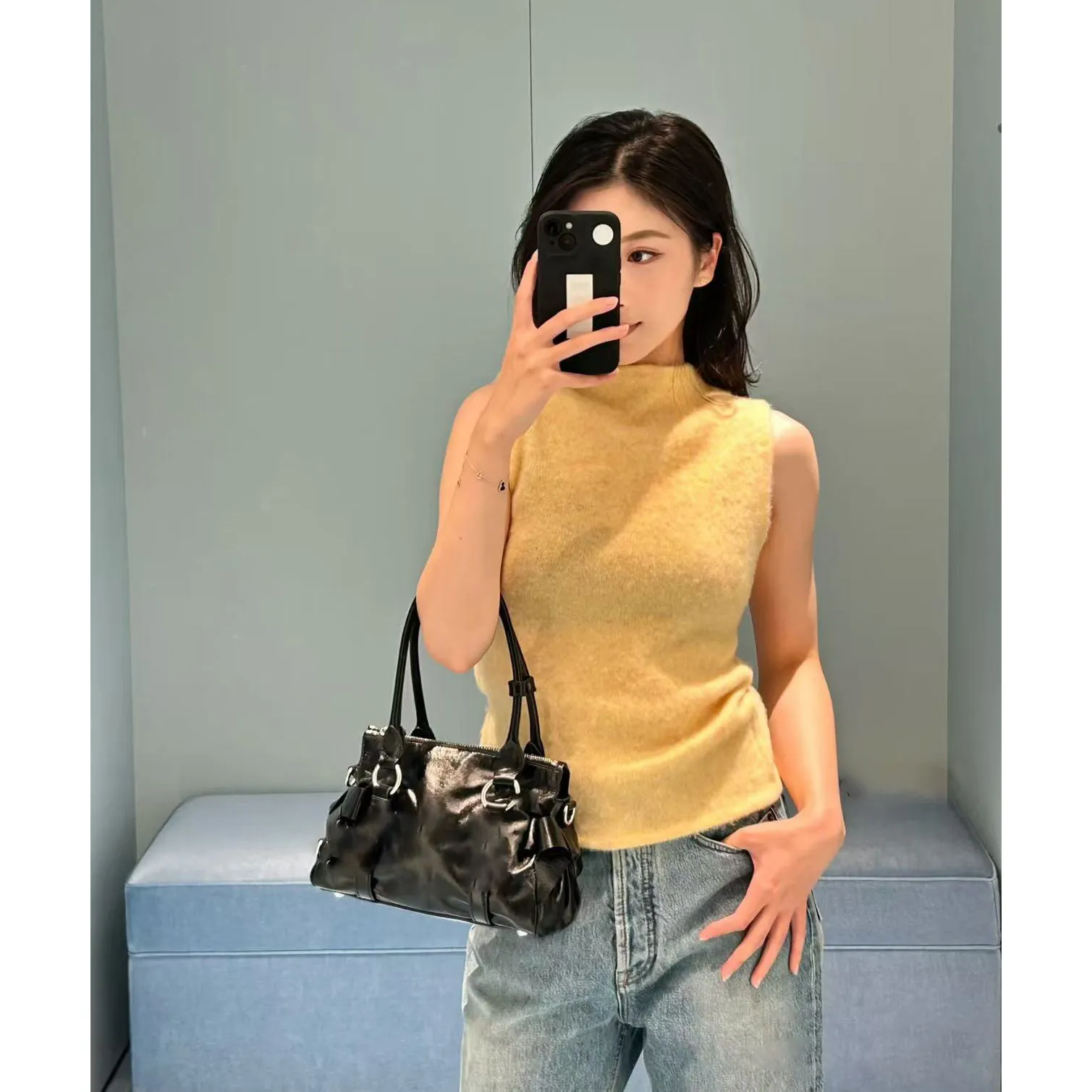 2026 College Style Fashion Sense Foreign Style Giant White Yellow All-match Round Neck Sleeveless Knitted Vest Top For Women
