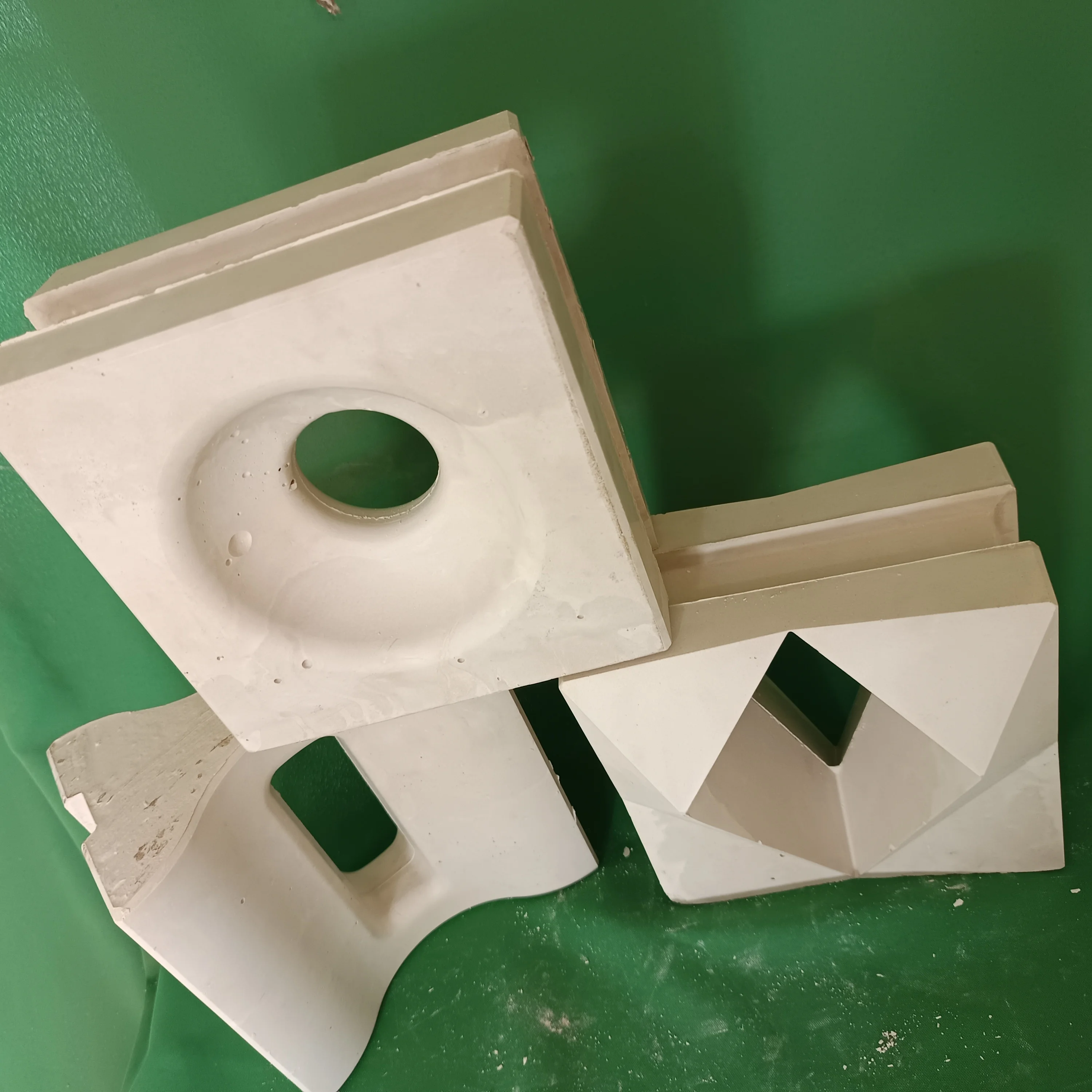 New Double-Sided Concrete Hollow Brick Mold, 20x20 cm. Plastic Mold Suitable for Garden Landscape Walls. Reusable Mold. DIY Tool