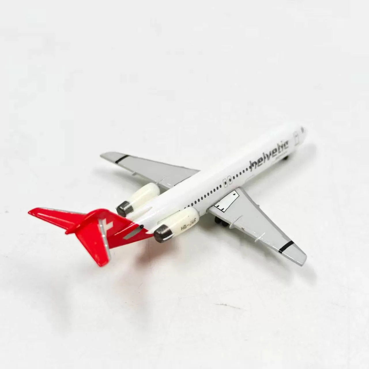 Diecast 1:500 Scale Swiss Airways Fokker 100 Airplane Model Alloy Passenger Aircraft With Wheels For Aviation Display Souvenir