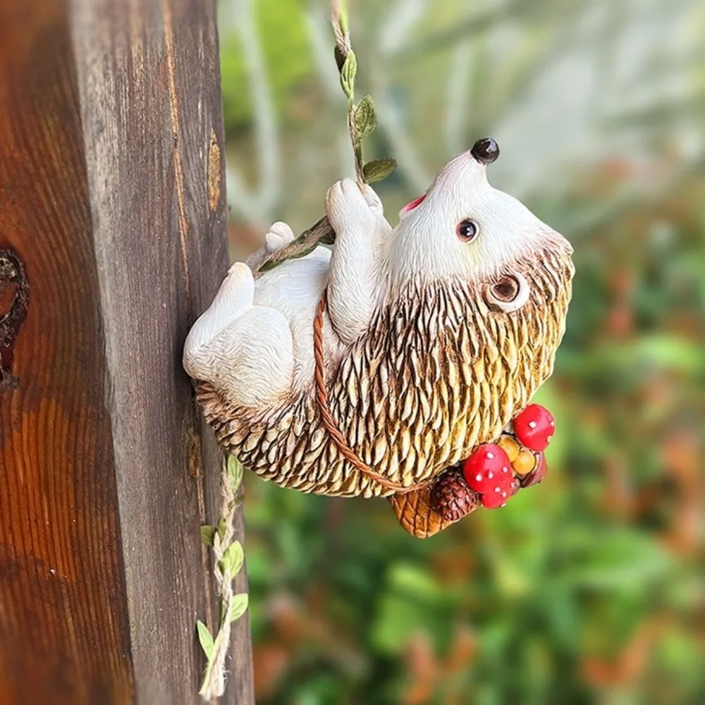 

Cute Simulation Hedgehog Pendant Handmade Unique Climbing Hedgehog Ornament Resin Landscape Animals Decoration Home Decoration