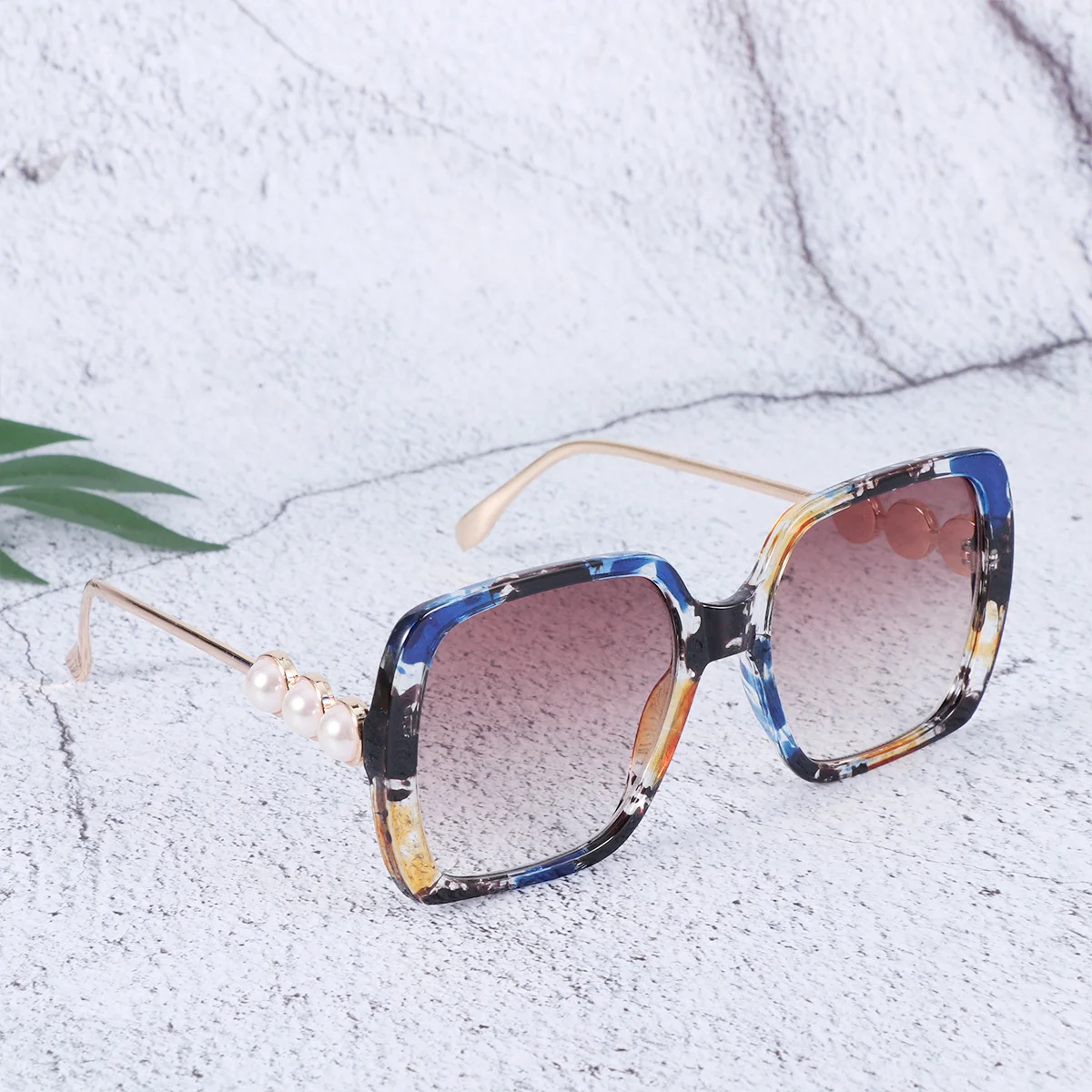 

Leopard Frame Sunglasses Tea Color Lens Durable Plastic Pc Material Uv Protection Pearl Decorated Fashion Women Outdoor