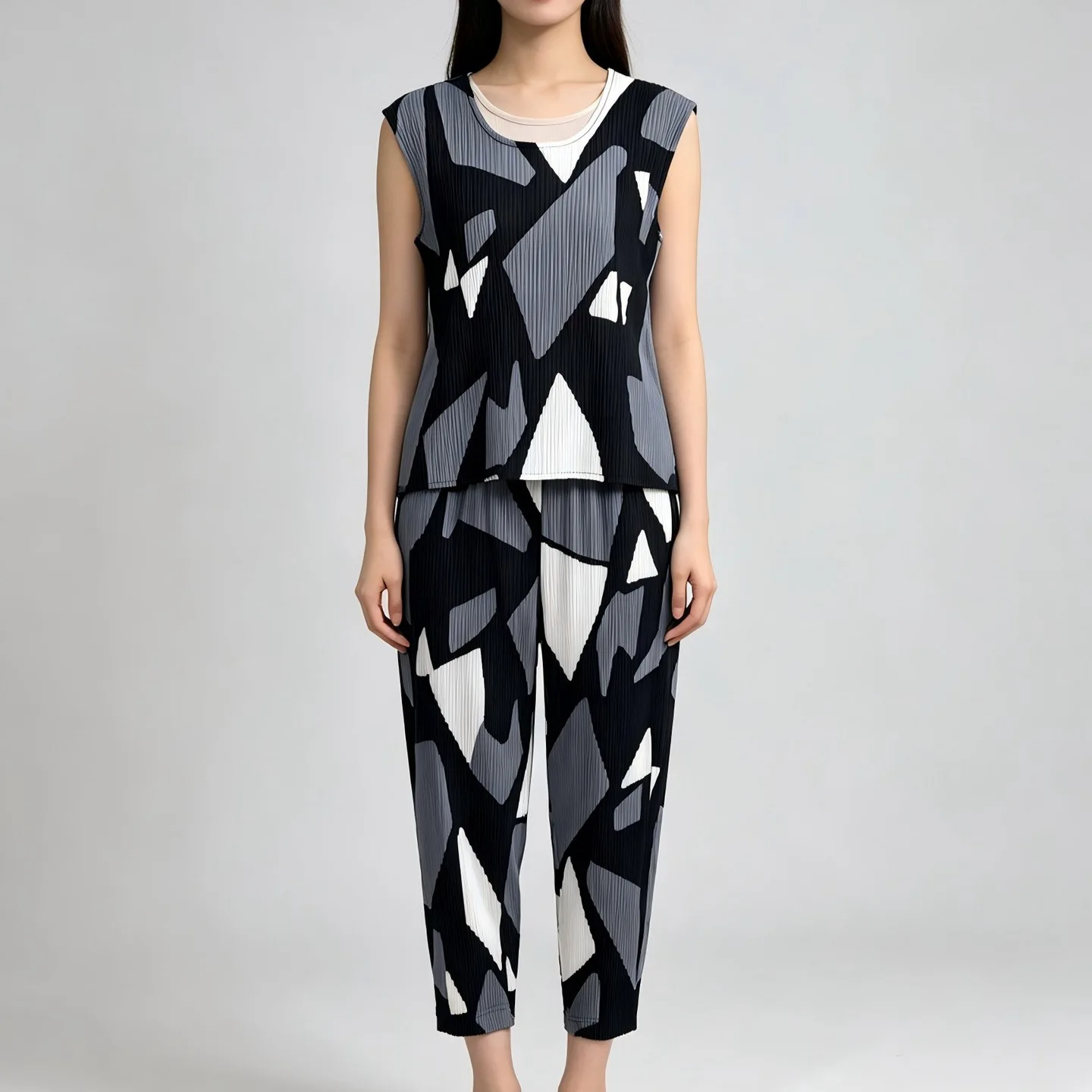 Women Miyake Pleated Two‑Piece Set, Abstract Geometric Print Sleeveless Top & Elastic Waist Straight Leg Pants Casual Suit
