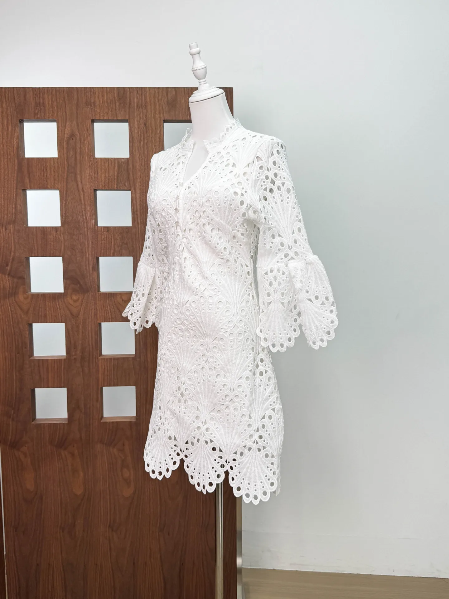 Women Sexy Long Sleeve White Elegant Evening Party Birthday Gown High-end Lace Cut-out Trim Wedding Cocktail Dresses Vestido