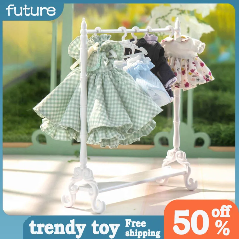 

Original 19.5cm Penny'S Wardrobe Rococo Hanger Set For 1/8 Bjd Doll Doll Clothes Storage Rack Animation Collection Gifts Toys