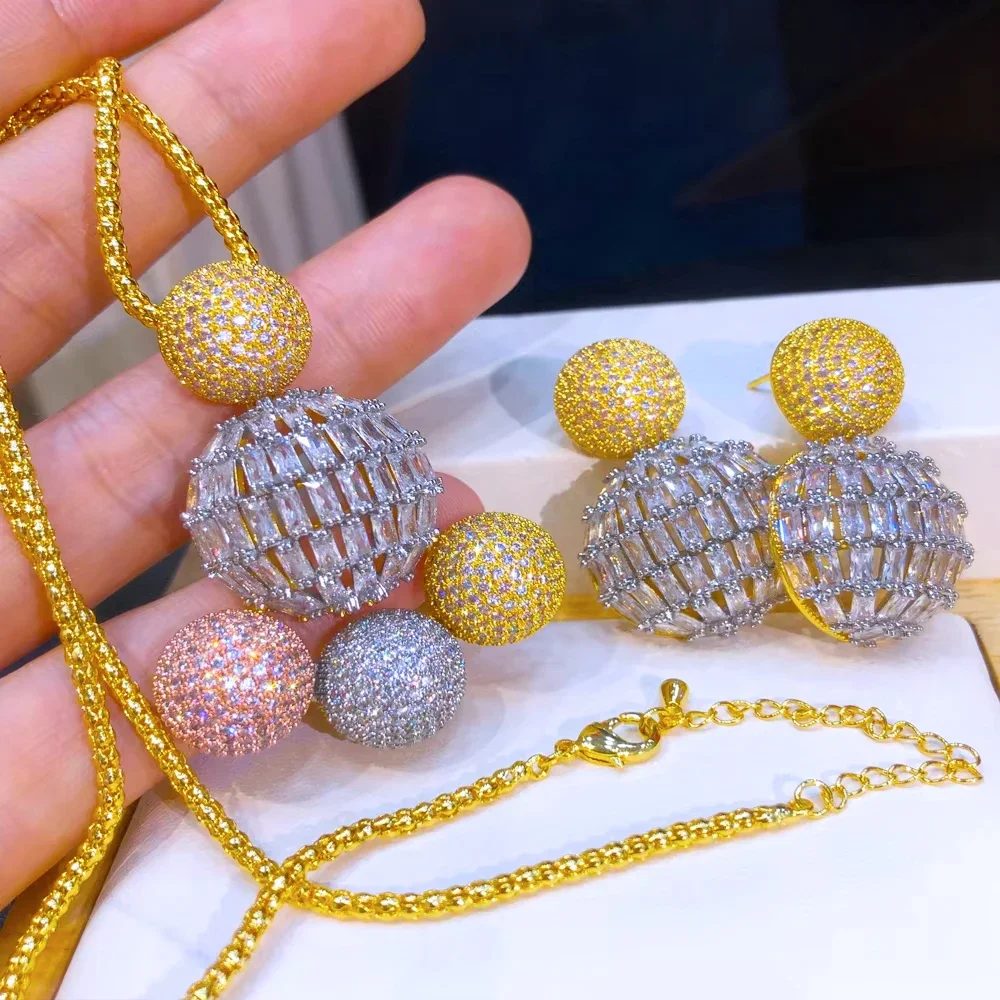 

Soramoore Cute Luxury 2PCS Disco Ball Necklace Earrings Jewelry Set Super Original Ball Pendant Accessories For Women Bridal New