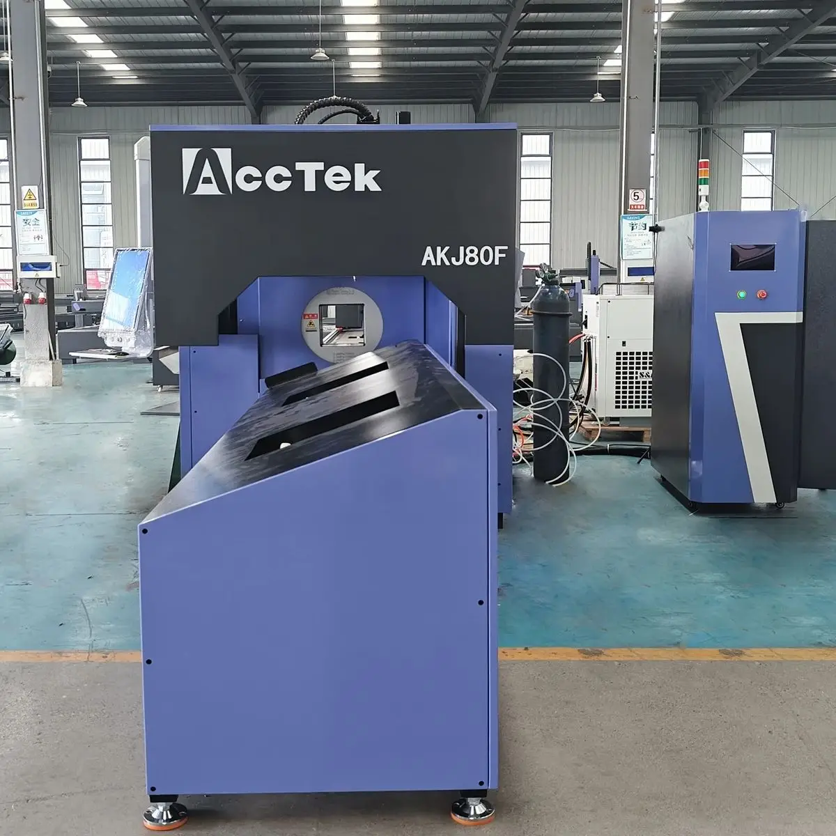 Bevel Pipe Laser Cutting Machines for Metal Tubes of Mild Steel Stainless Steel Aluminum with 3D Laser Cutting