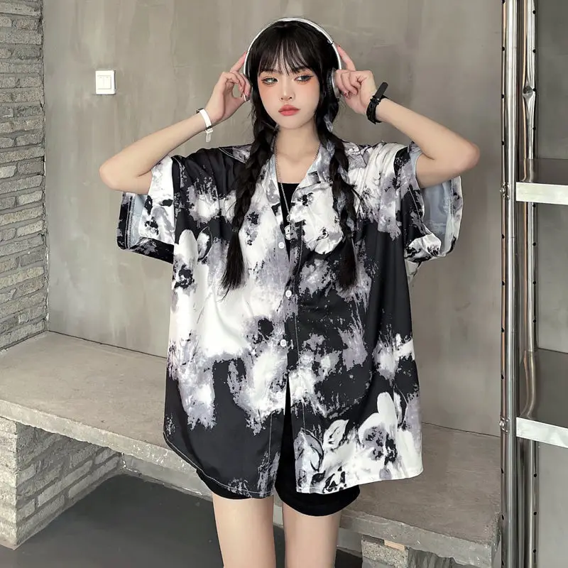 High Street Retro Western Style Tie Dyed Loose Fitting Thin Shirt for Women Summer New Short Sleeved Casual Commuting Unique Top