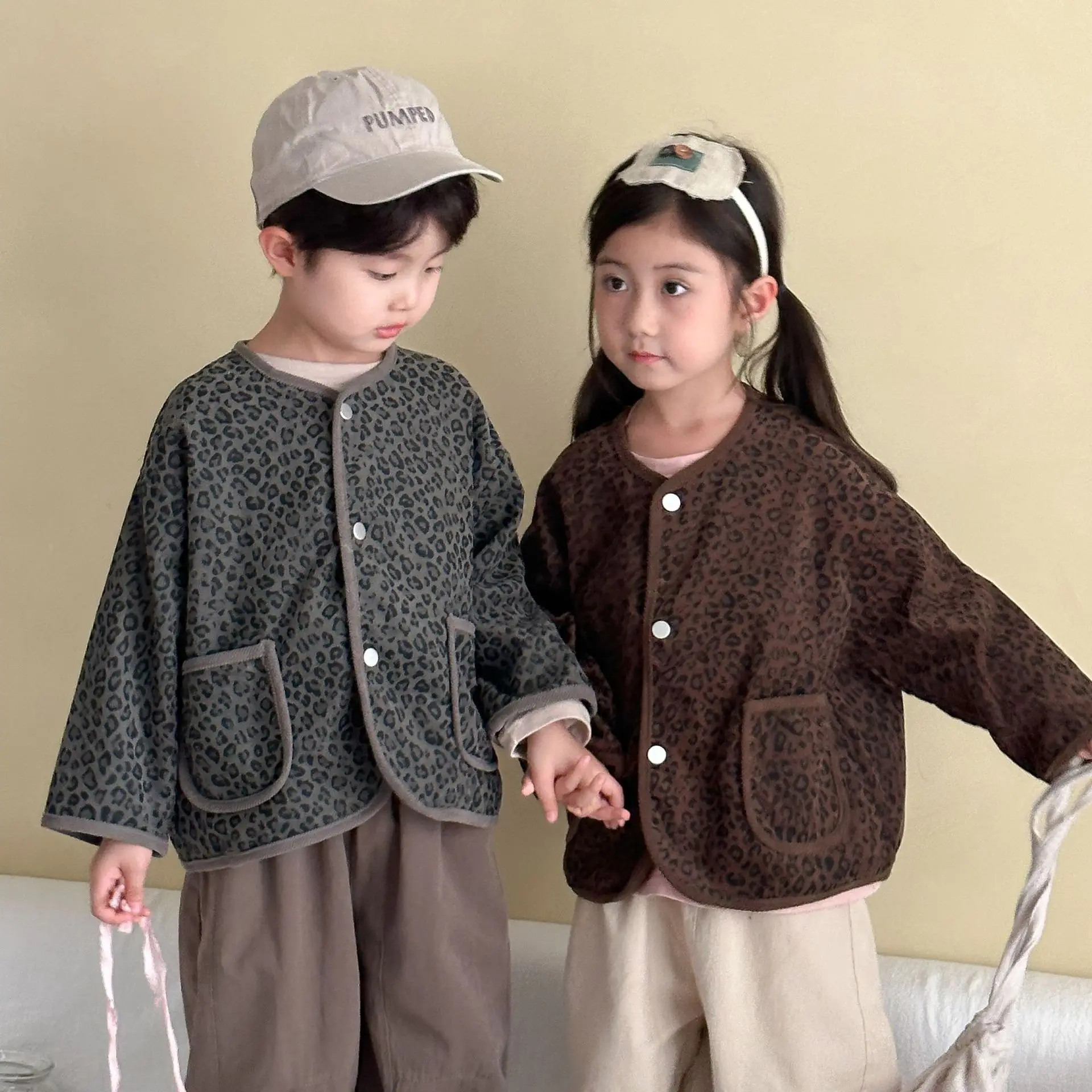 

2025 New Autumn Children's Jacket Cardigan Leopard Print Corduroy Children's Jacket Baby Top