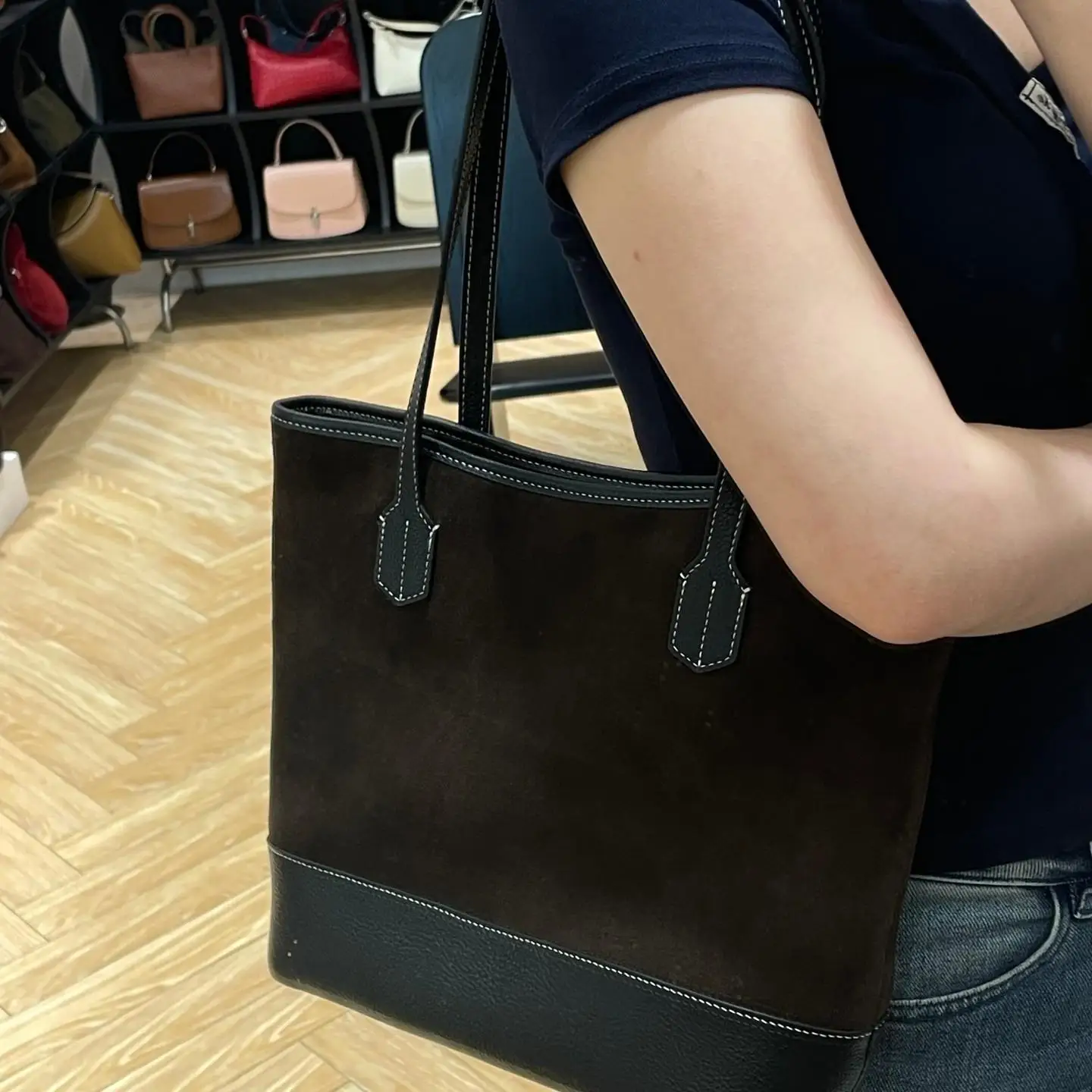 grande-capacite-sac-fourre-tout-pour-femmes-2025-automne-hiver-nouveau-sac-a-main-en-cuir-givre-faion-retro-sac-a-bandouliere-unique