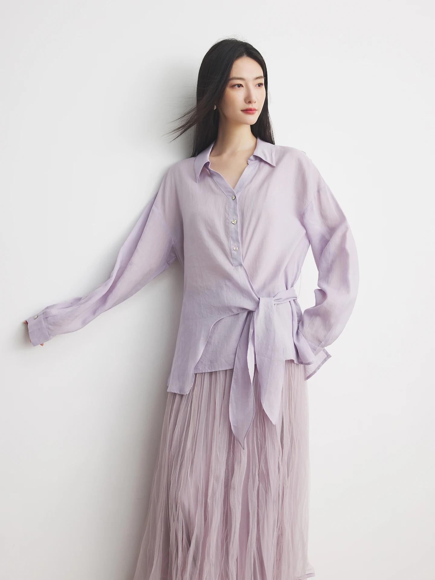 

Женская рубашка Annata Purple Rhythm из туссового шелка с воротником-бантом и поясом, прямого кроя, с длинными рукавами, однотонная, на пуговицах, весна-осень