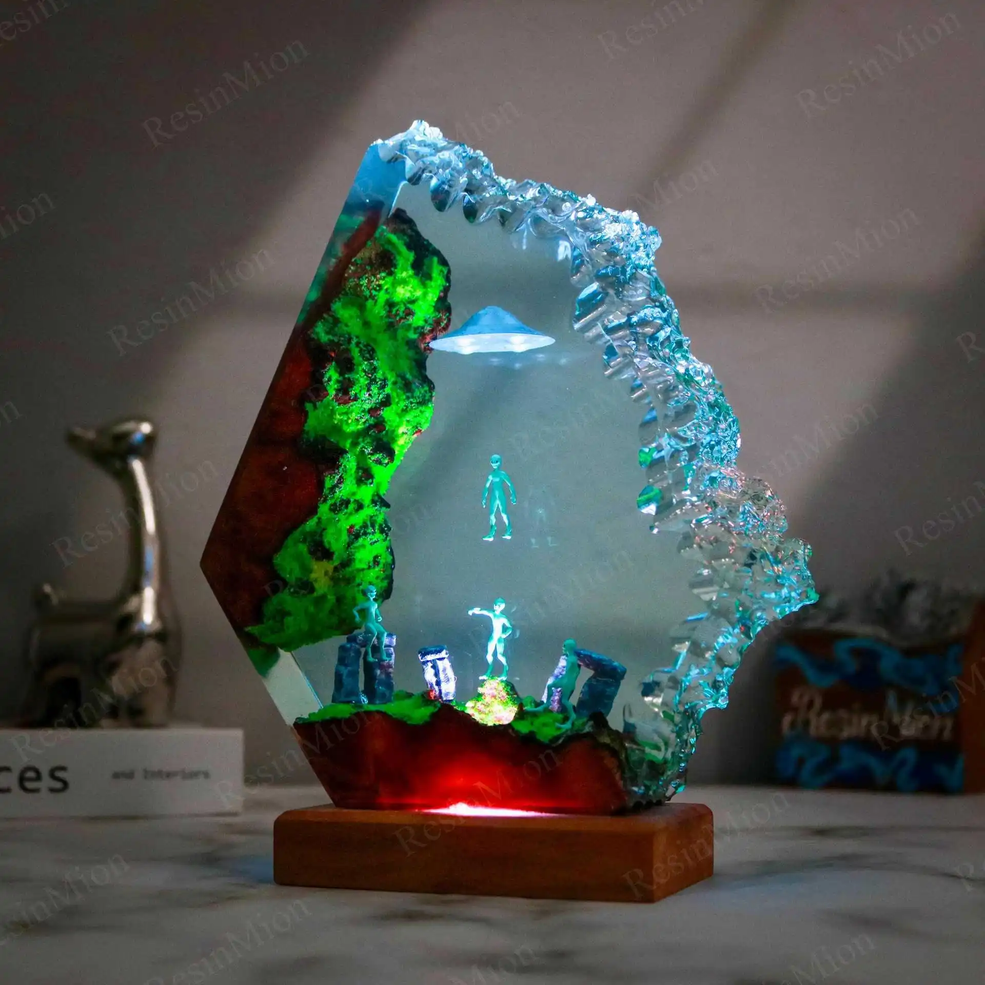 

Aliens and Stonehenge Resin Lamps Aliens and UFOs Gift Ornament for Boys