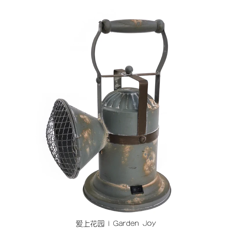Vintage Style Iron Battery Powered Garden LED Lantern Patio Decoration Sculpture