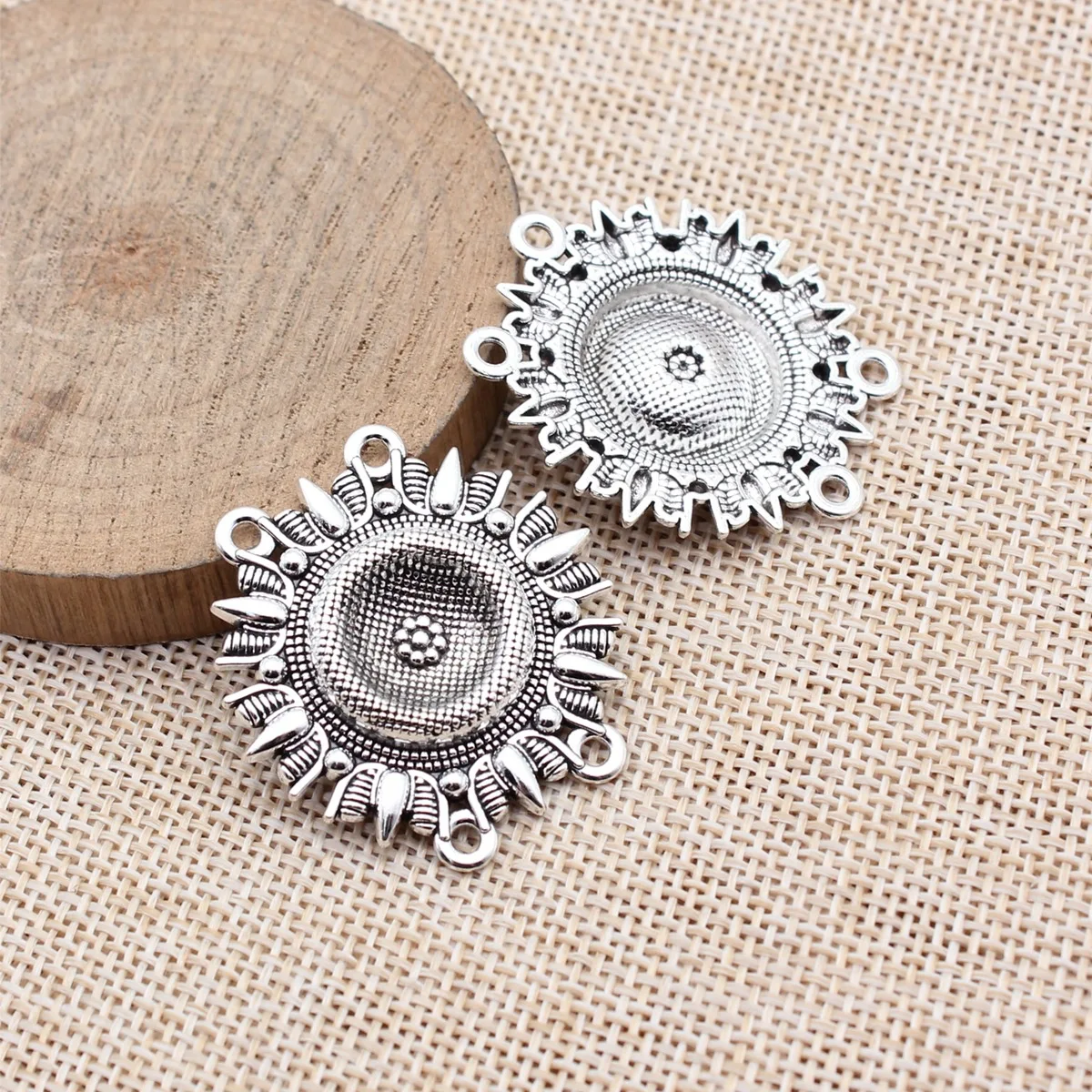 

20pcs 35x33mm(1.38x1.3inch) 2 Colors 4-Hole Body Chain Waist Chain Forehead Chain Connector Materials Jewelry Accessories