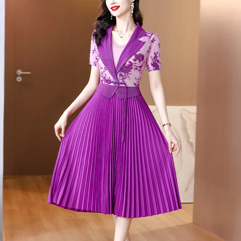 

2024 Summer Women's Three Mansion Suit Collar High end Elegance Waist Contrast Color Sweet Fake Two Piece Pleated Dress