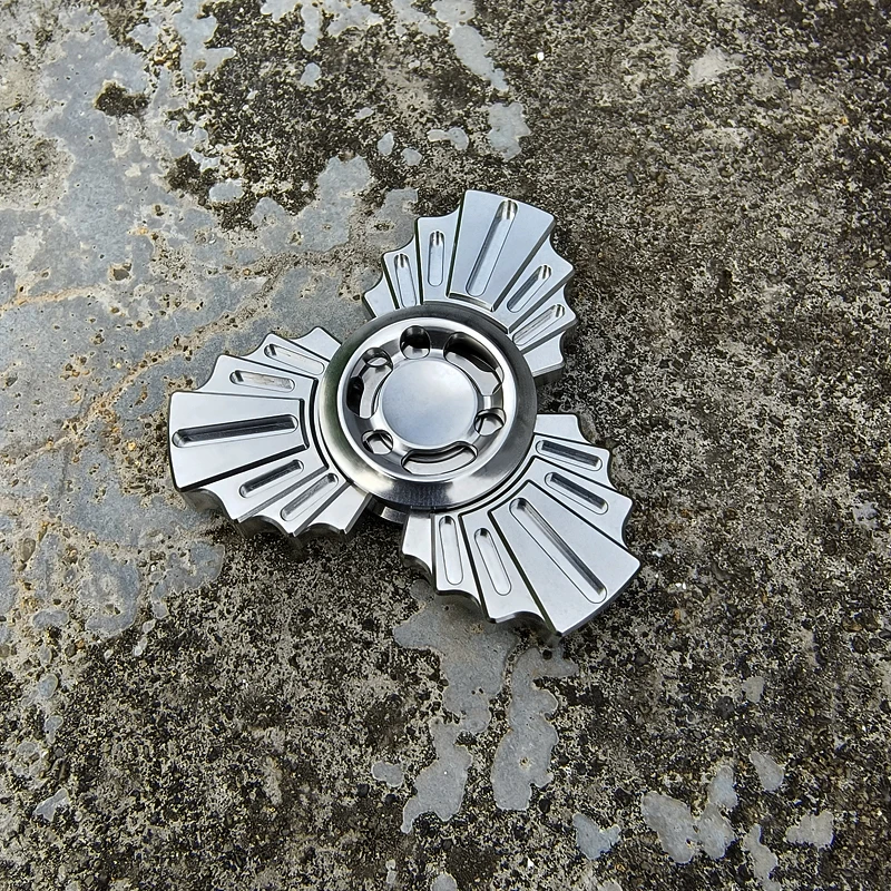 YHEDC Paw ze Stali Nierdzewnej, Trójstronny Obrotowy Mechanizm Szybkiego Ataku ​ ​ Spinner antystresowy, zabawka dekompresyjna na biurko dla dorosłych