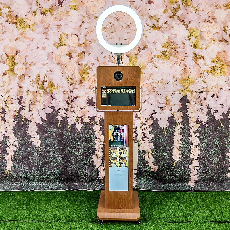 15.6-Inch touchscreen photo booth with built-in mini computer camera photo booth