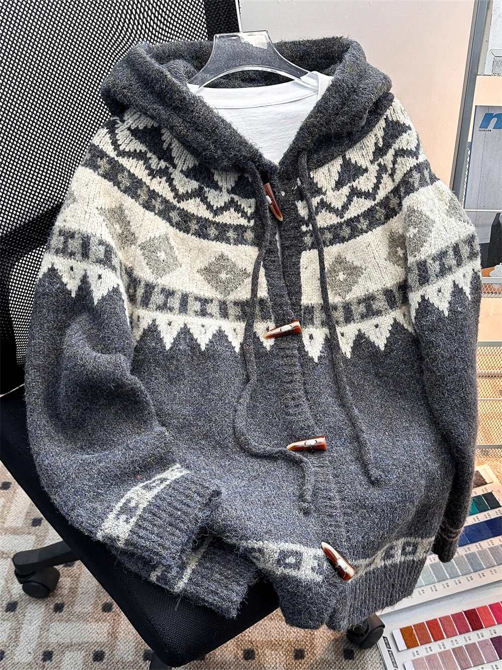 

Thickened Casual Knitted Hat Coat Men's Autumn Winter Warm Loose Retro Style Button Cardigan Sweater with Hat Geometric Pattern