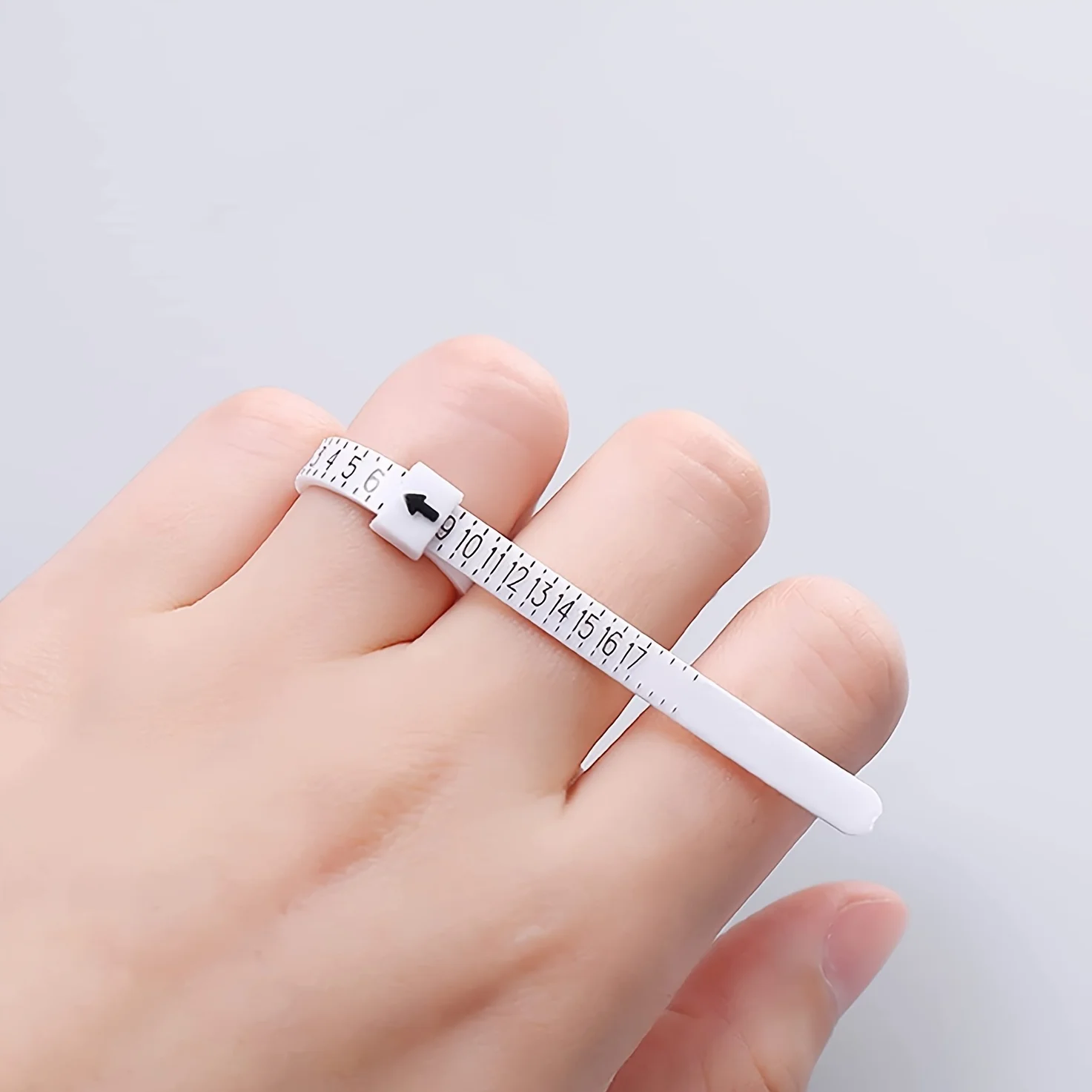 Tape Measure - أداة قياس مقاس الخاتم البيضاء -