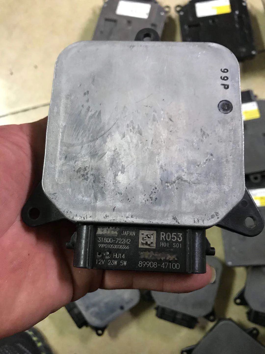 89908-47100 Original USED ECU Headlight LED Control Module Ballast for Prius 2019