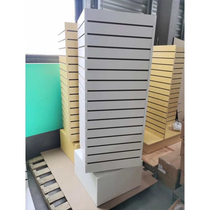 Custom.Outlet Store تركيبات الملابس متجر الخشب جندول القماش Slatwall عرض رفوف