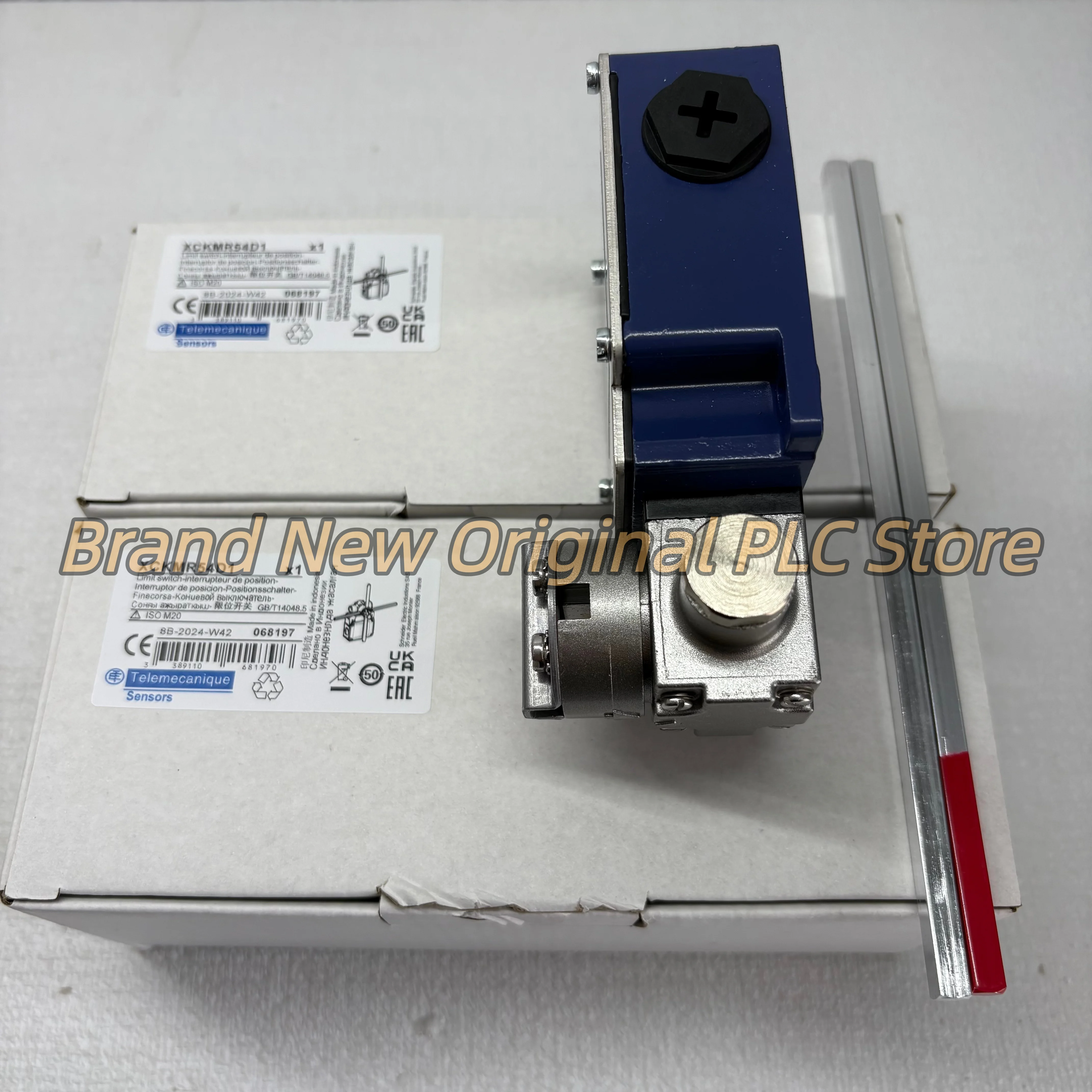 

Limit Switch XCKMR54D1 new in box