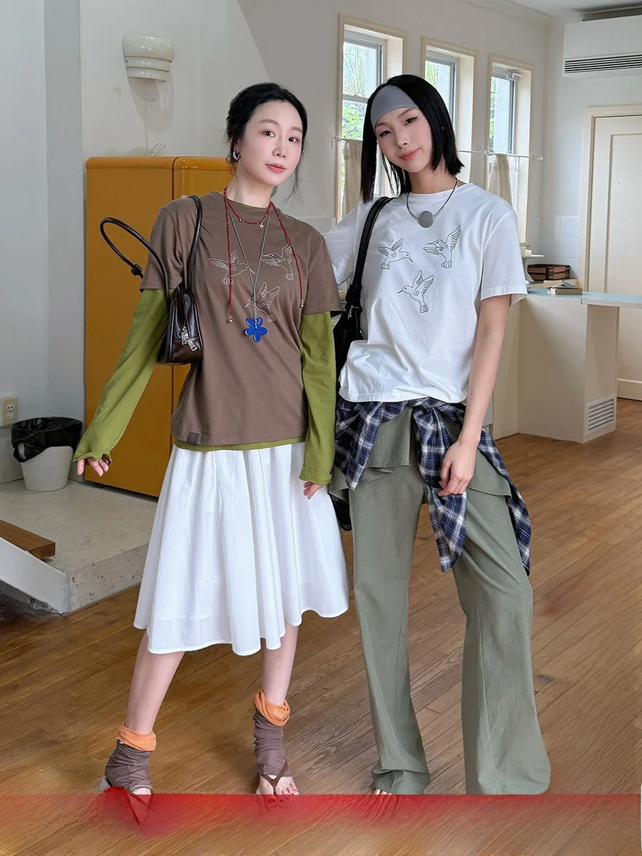 

Брендовая летняя футболка с вышивкой пчелы и колибри, повседневная, свободного кроя, из хлопка, влагоотводящая, женская.