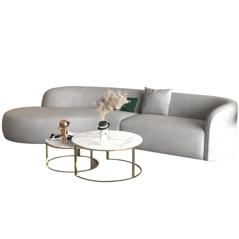 

Роскошный современный белый диван с мягким круглым дизайном. Простая минималистичная мебель для дома. Наполненная губкой специальной формы.