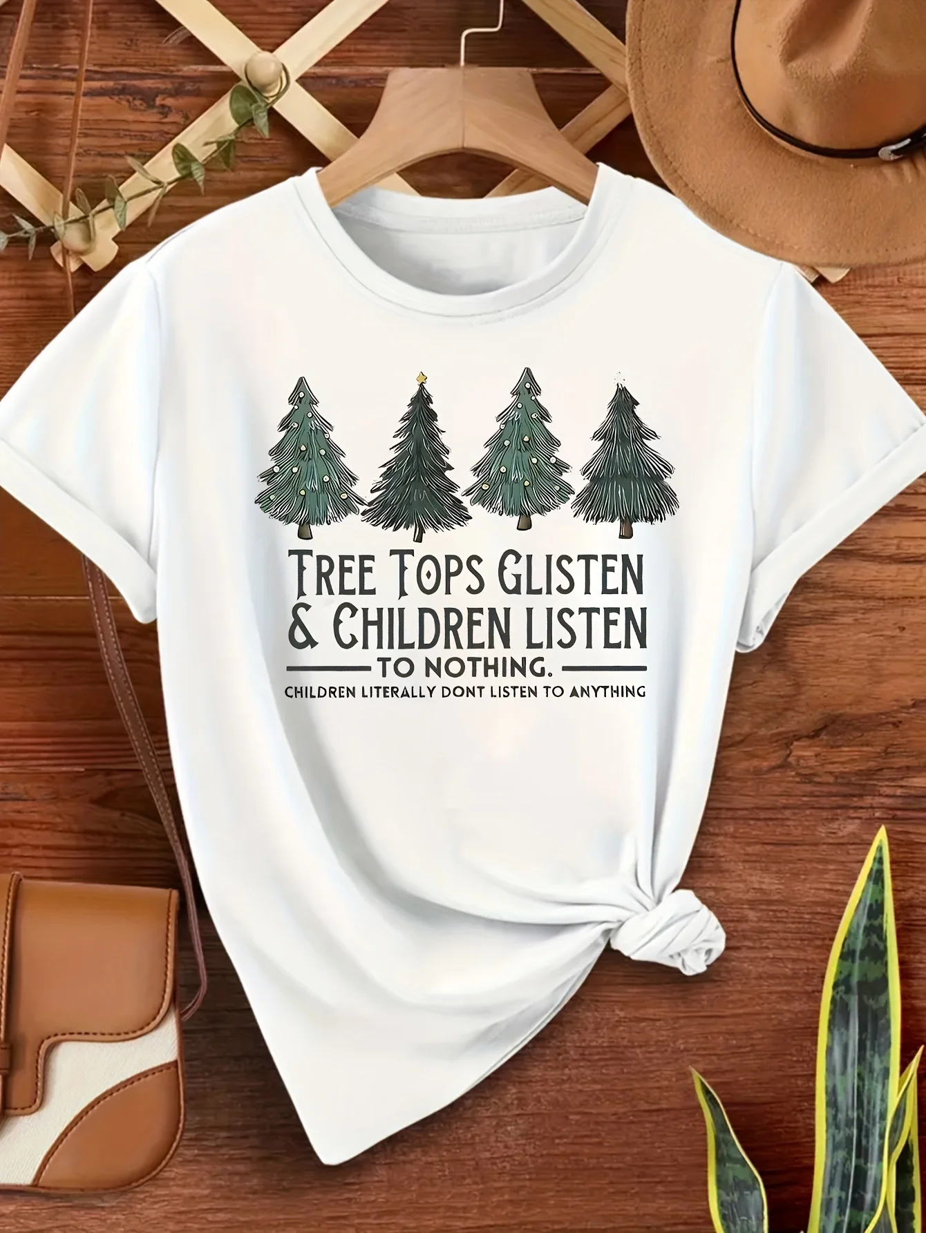 

Christmas Tree English Letter Casual Women's Round Neck T-Shirt