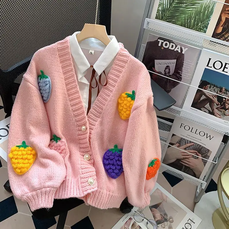 Sweet three-dimensional berry early autumn women's knitted sweater design sense sweater jacket women's cardigan 2024 new item