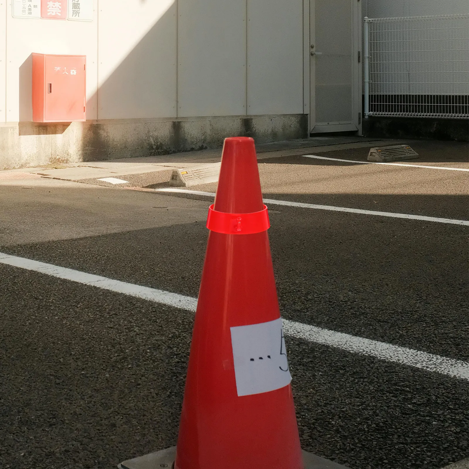 

10 шт. пластиковых конусных соединителей для цепей ограждений на строительных площадках, парковках, для обеспечения безопасности