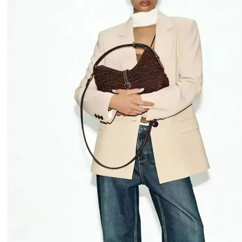 

Новые дизайнерские сумки и кошельки 2026 года в богемном стиле: маленькие пляжные соломенные сумки для женщин, роскошные сумки через плечо из папируса с вязаными кисточками