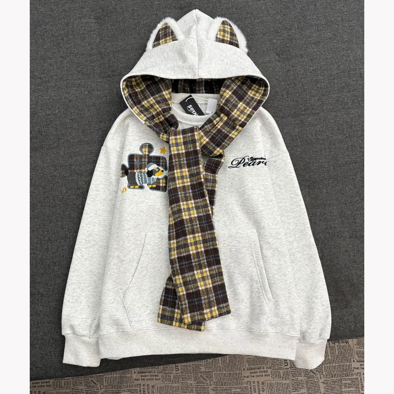 2026 Spring Women's Fake Two Piece Checkered Scarf Cat Ear Hoodie Hoodie Lining Sweatshirt Embroidered Loose Casual Street Top