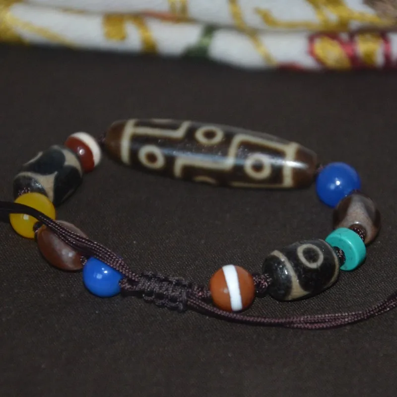 : Nine-Eyed High-Oil Tiger Tooth First-Line Medicine Dzi Bead , Tibetan Style Bracelet