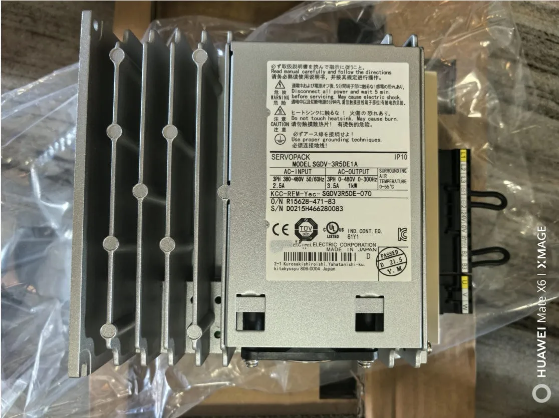 SGDV-3R5DE1A 99%New and original in box servo driver