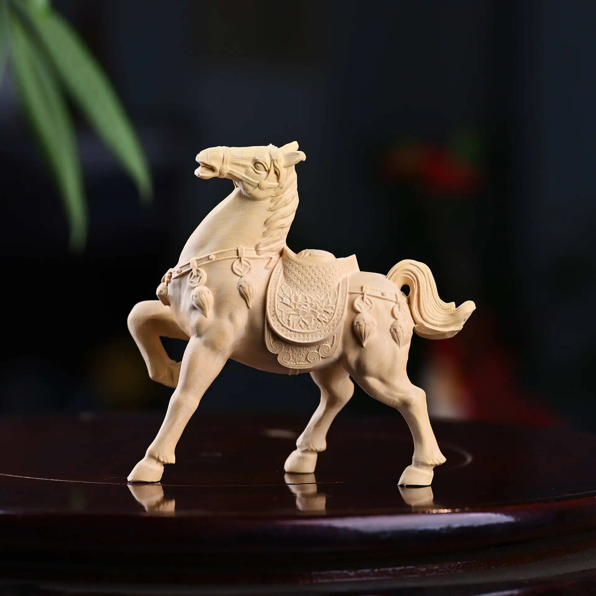 Boxwood Carved Steed Figurine Chinese Style Home Office Decor Success Horse Craft Curio Shelf Ornament Souvenir Gift