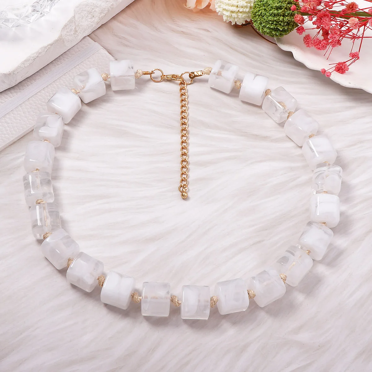 Fresh and sweet gentle wind square smudged beaded necklace ins wind daily simple and versatile women's wholesale