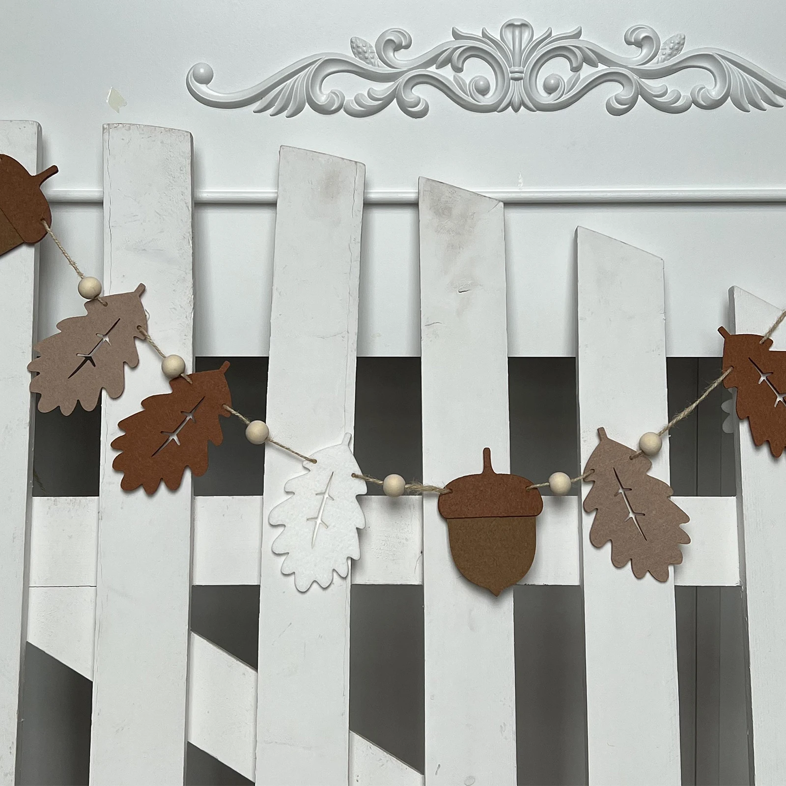 1pc Fall Garland Acorns and Oak Leaves, Neutral Autumn Banner, Felt Leaves and Wood Beads, Thanksgiving Home Decor