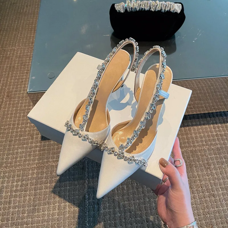 Zapatos de tacón pequeño con punta estrecha para mujer, Sandalias de tacón alto de aguja con diamantes de imitación Baotou, a la moda, combinan con todo