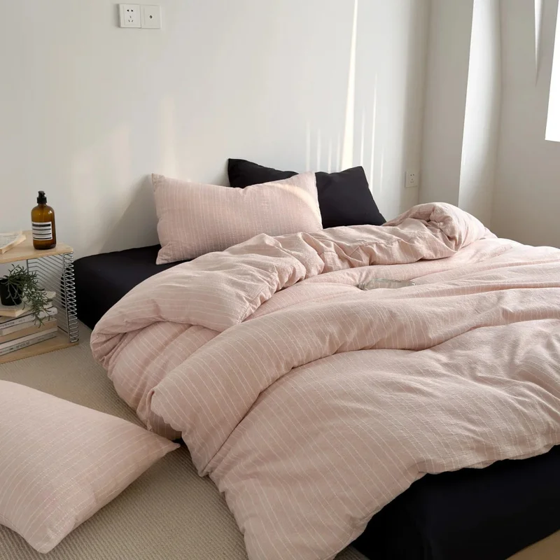Factory Wholesale in Stock Striped All Season Washable 4 Piece Bedding Set High Soft Solid Printed Duvet Cover OEM ODM