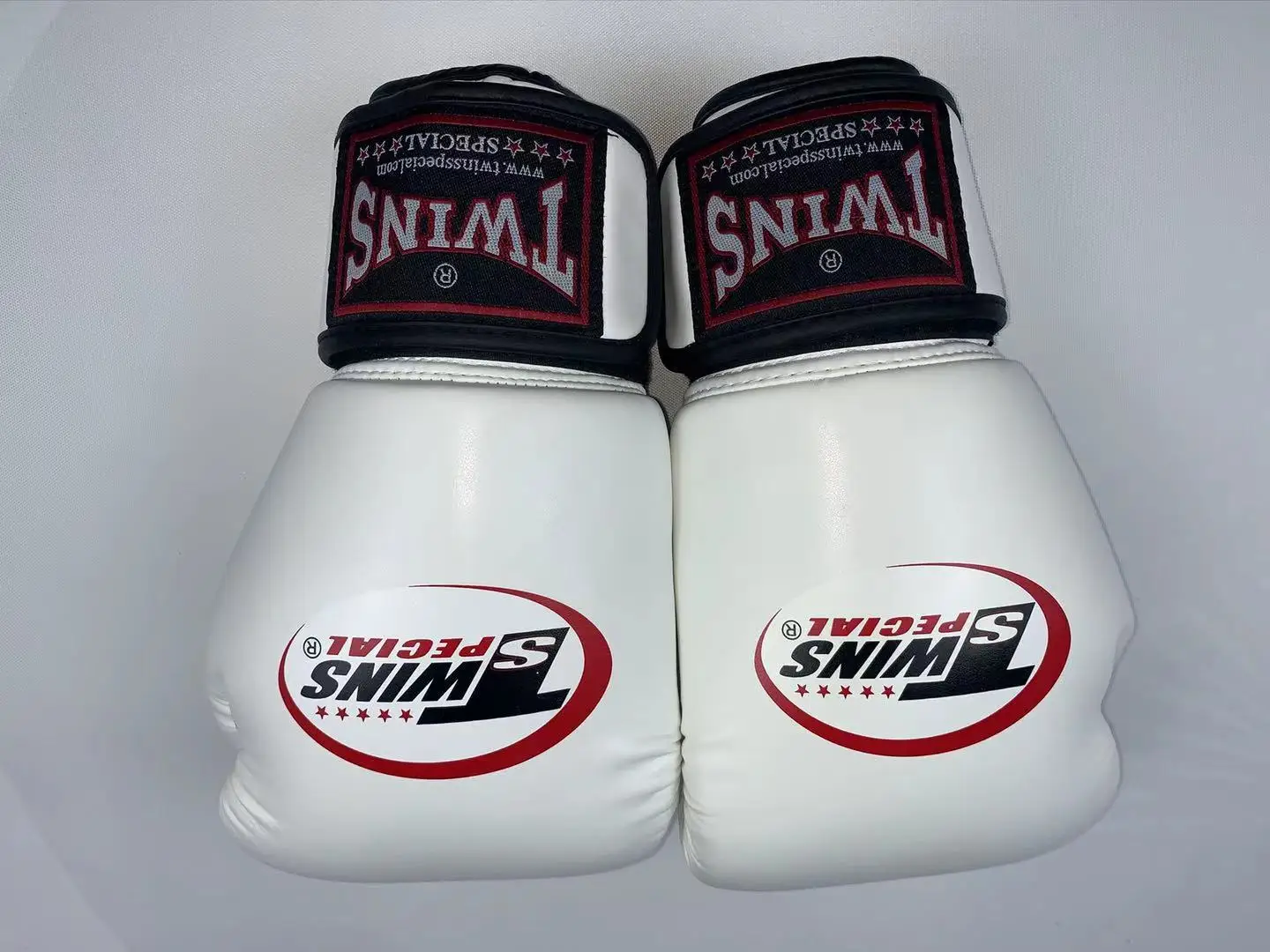 Thumbnail 2 - #41 Compare Boxing Gloves & Mitts Before You Buy